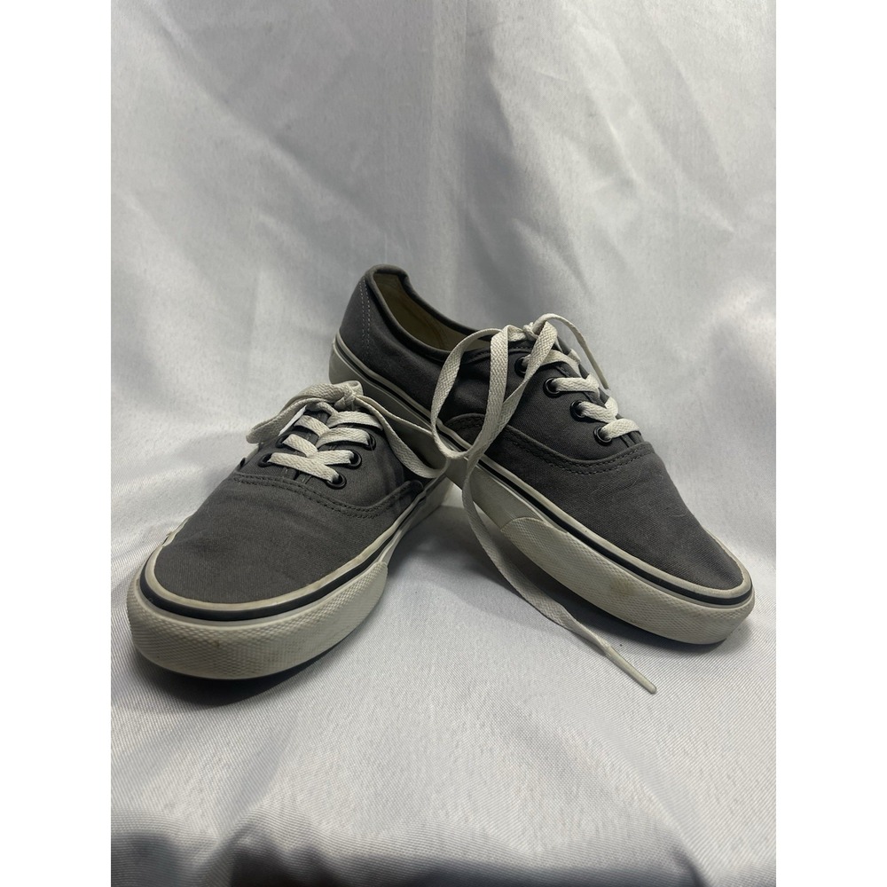 Vans Men's Authentic Core Classics, Gray Skate Shoes, Size Men 6 Women 7.5.